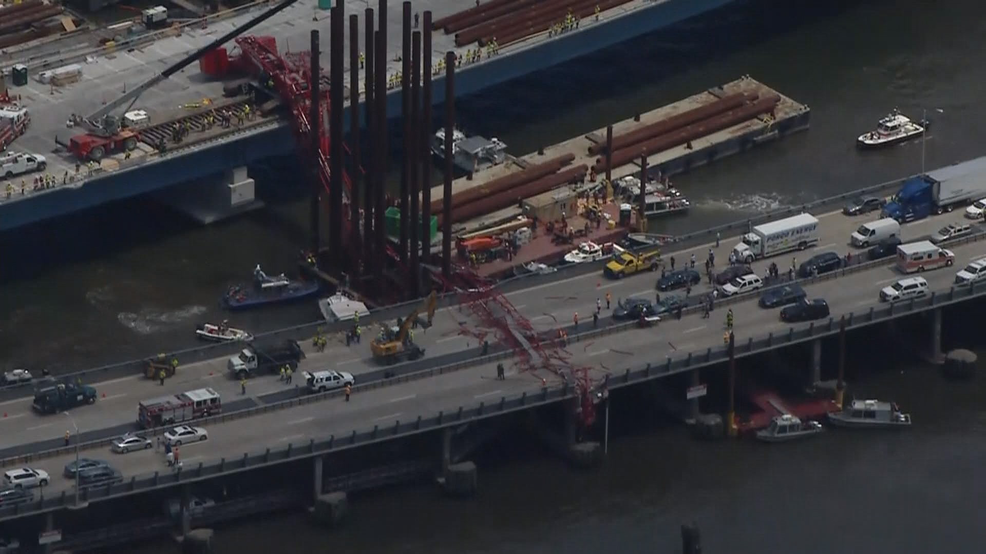 People jump from NYC bridge after crane collapses